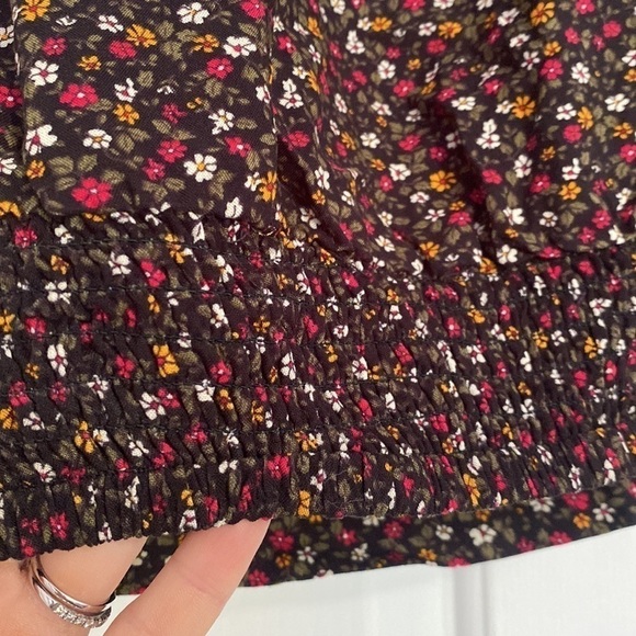 NWT Aeropostale floral cut out crop top with puff sleeves. - Picture 14 of 16